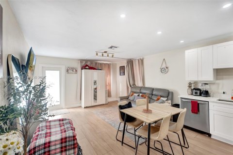 Villa ou maison à vendre à Fort Lauderdale, Floride: 4 chambres, 208.84 m2 № 2025403 - photo 17