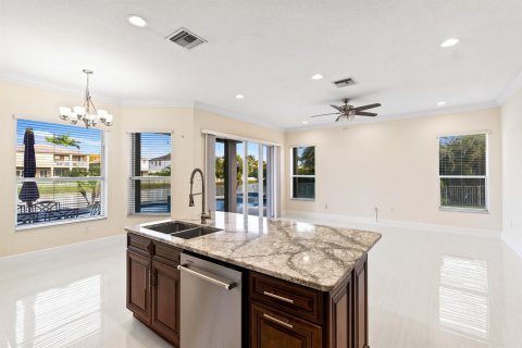 House in Miramar, Florida 6 bedrooms, 286.6 sq.m. № 2254336 - photo 21