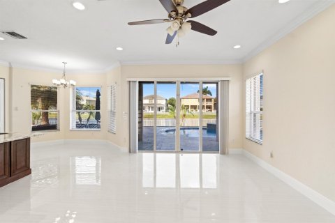 House in Miramar, Florida 6 bedrooms, 286.6 sq.m. № 2254336 - photo 23