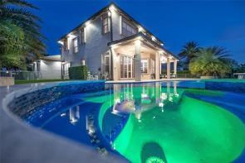 House in Miramar, Florida 6 bedrooms, 286.6 sq.m. № 2254336 - photo 4