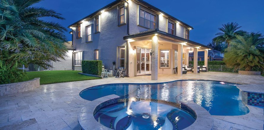 House in Miramar, Florida 6 bedrooms, 286.6 sq.m. № 2254336