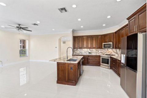 House in Miramar, Florida 6 bedrooms, 286.6 sq.m. № 2254336 - photo 20
