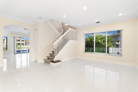 House in Miramar, Florida 6 bedrooms, 286.6 sq.m. № 2254336 - photo 15