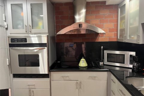 Купить кондоминиум в Санни-Айлс-Бич, Флорида 2 спальни, 95.04м2, № 1984756 - фото 28