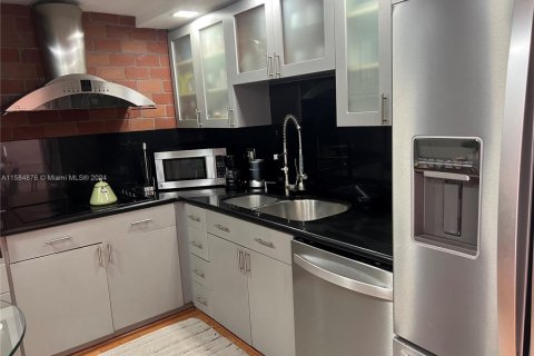 Купить кондоминиум в Санни-Айлс-Бич, Флорида 2 спальни, 95.04м2, № 1984756 - фото 27