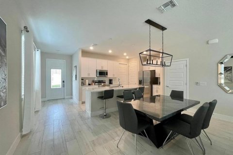 Townhouse in Four Corners, Florida 3 bedrooms, 154.12 sq.m. № 1797768 - photo 7