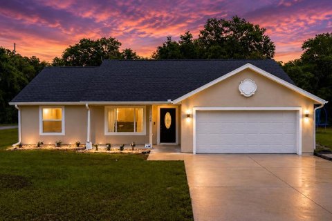 House in Ocala, Florida 3 bedrooms, 126.16 sq.m. № 2296361