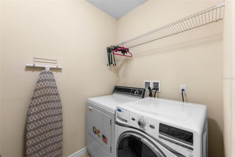 Casa en venta en Fruitland Park, Florida, 4 dormitorios, 228.17 m2 № 1810276 - foto 27