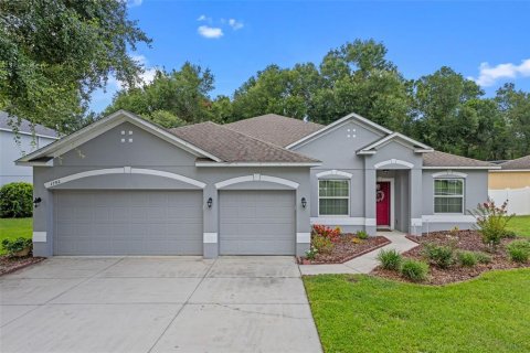 Casa en venta en Fruitland Park, Florida, 4 dormitorios, 228.17 m2 № 1810276 - foto 1