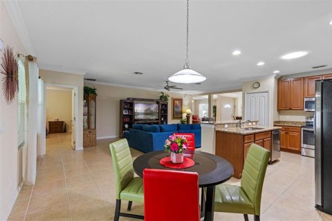 Casa en venta en Fruitland Park, Florida, 4 dormitorios, 228.17 m2 № 1810276 - foto 12