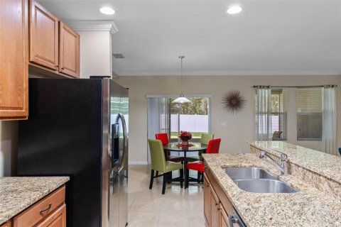 Casa en venta en Fruitland Park, Florida, 4 dormitorios, 228.17 m2 № 1810276 - foto 11