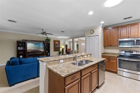Casa en venta en Fruitland Park, Florida, 4 dormitorios, 228.17 m2 № 1810276 - foto 8
