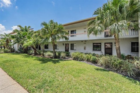 Condominio en Oldsmar, Florida, 2 dormitorios № 2218500
