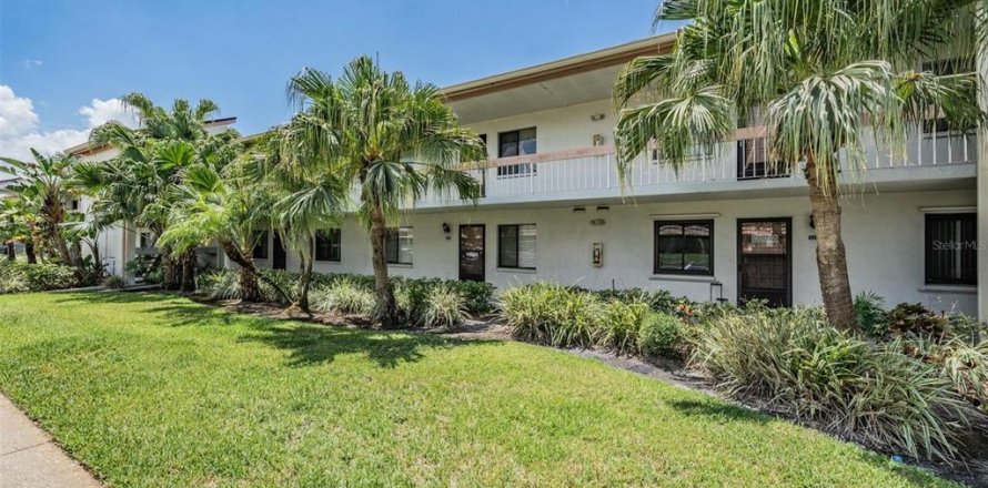 Condominio en Oldsmar, Florida, 2 dormitorios № 2218500