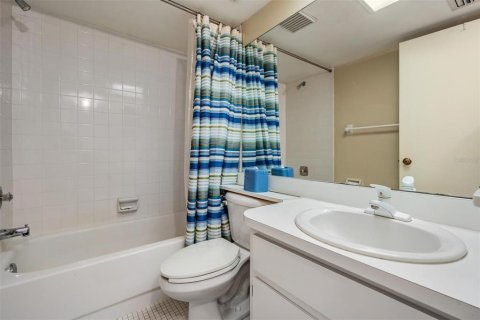 Condominio en venta en Oldsmar, Florida, 2 dormitorios, 101.64 m2 № 2218500 - foto 27