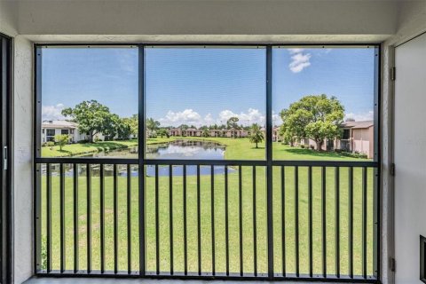 Condominio en venta en Oldsmar, Florida, 2 dormitorios, 101.64 m2 № 2218500 - foto 14