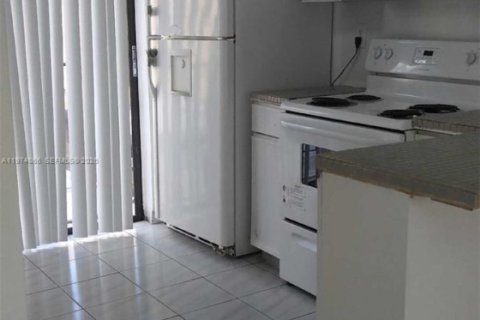 Кондоминиум с 2 спальнями в Хайалиа, Флорида № 2036137