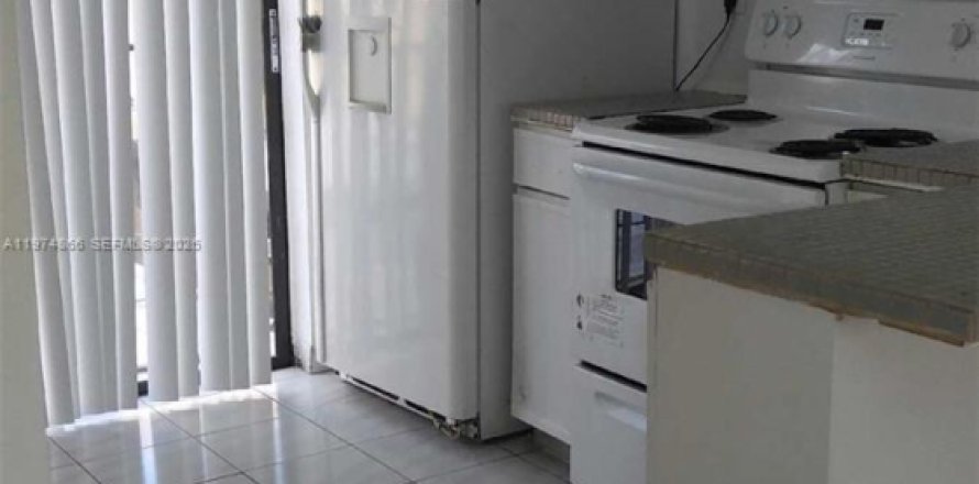 Кондоминиум с 2 спальнями в Хайалиа, Флорида № 2036137