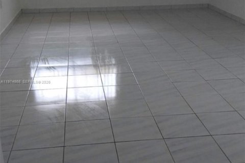 Купить кондоминиум в Хайалиа, Флорида 2 спальни, 78.69м2, № 2036137 - фото 7