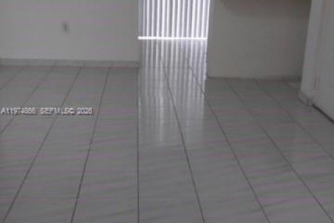 Купить кондоминиум в Хайалиа, Флорида 2 спальни, 78.69м2, № 2036137 - фото 2