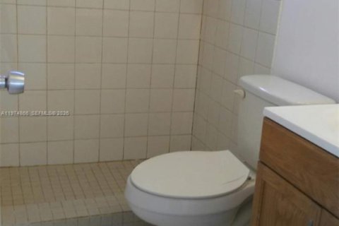 Купить кондоминиум в Хайалиа, Флорида 2 спальни, 78.69м2, № 2036137 - фото 4