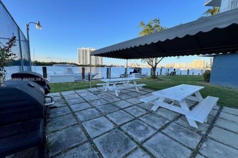 Condominio en venta en North Miami Beach, Florida, 2 dormitorios, 105.17 m2 № 2030591 - foto 23