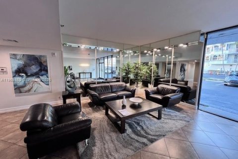 Condominio en venta en North Miami Beach, Florida, 2 dormitorios, 105.17 m2 № 2030591 - foto 13
