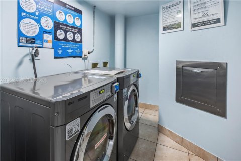 Condominio en venta en North Miami Beach, Florida, 2 dormitorios, 105.17 m2 № 2030591 - foto 29