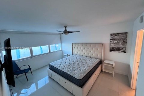 Condominio en venta en North Miami Beach, Florida, 2 dormitorios, 105.17 m2 № 2030591 - foto 5