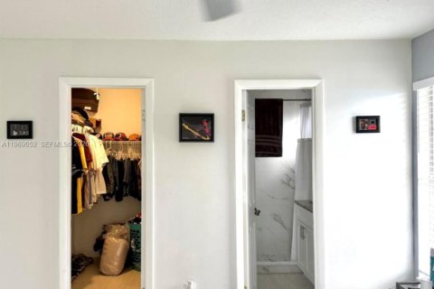 House in Port St. Lucie, Florida 2 bedrooms, 98.66 sq.m. № 2031181 - photo 9