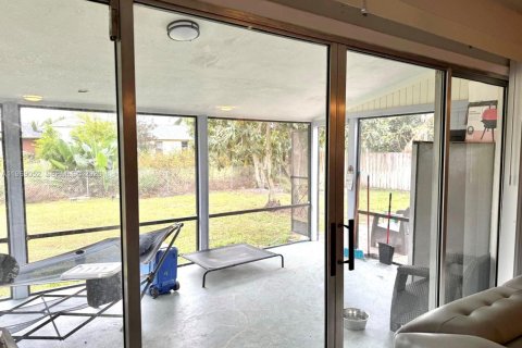 House in Port St. Lucie, Florida 2 bedrooms, 98.66 sq.m. № 2031181 - photo 16