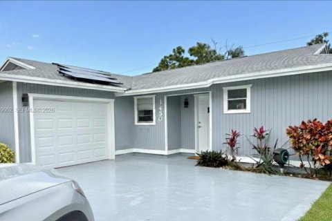 House in Port St. Lucie, Florida 2 bedrooms, 98.66 sq.m. № 2031181