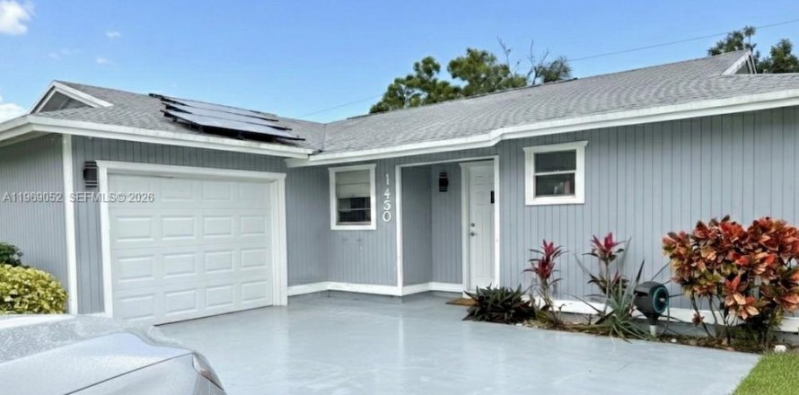 House in Port St. Lucie, Florida 2 bedrooms, 98.66 sq.m. № 2031181