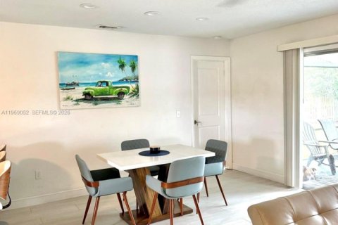 House in Port St. Lucie, Florida 2 bedrooms, 98.66 sq.m. № 2031181 - photo 6