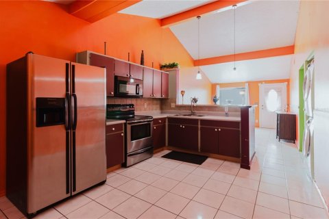 Townhouse in Tampa, Florida 4 bedrooms, 135.27 sq.m. № 1838892 - photo 16