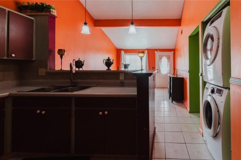Townhouse in Tampa, Florida 4 bedrooms, 135.27 sq.m. № 1838892 - photo 15