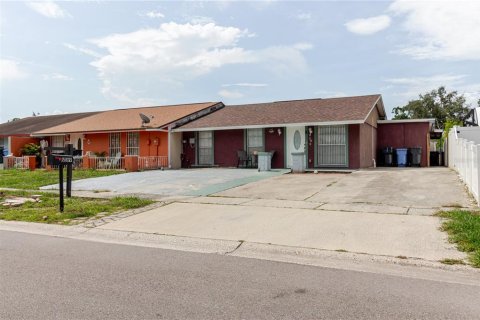 Townhouse in Tampa, Florida 4 bedrooms, 135.27 sq.m. № 1838892 - photo 7