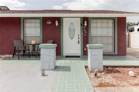Townhouse in Tampa, Florida 4 bedrooms, 135.27 sq.m. № 1838892 - photo 9