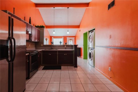 Townhouse in Tampa, Florida 4 bedrooms, 135.27 sq.m. № 1838892 - photo 17