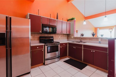 Townhouse in Tampa, Florida 4 bedrooms, 135.27 sq.m. № 1838892 - photo 18
