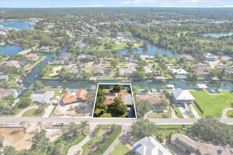 Casa en venta en Crystal River, Florida, 4 dormitorios, 327.85 m2 № 1851136 - foto 2