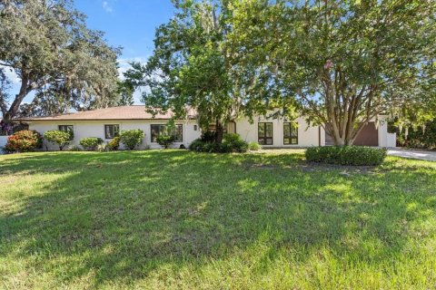 Casa en venta en Crystal River, Florida, 4 dormitorios, 327.85 m2 № 1851136 - foto 1
