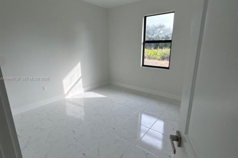 Casa en alquiler en Lehigh Acres, Florida, 3 dormitorios, 145.11 m2 № 2057866 - foto 19