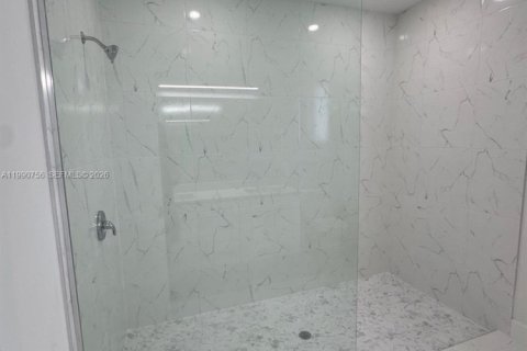 Casa en alquiler en Lehigh Acres, Florida, 3 dormitorios, 145.11 m2 № 2057866 - foto 18