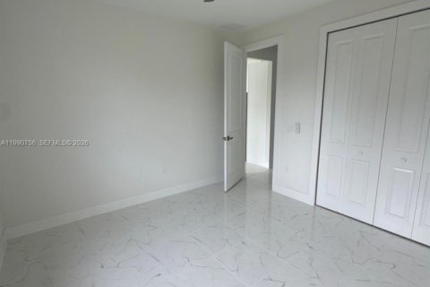 Casa en alquiler en Lehigh Acres, Florida, 3 dormitorios, 145.11 m2 № 2057866 - foto 20