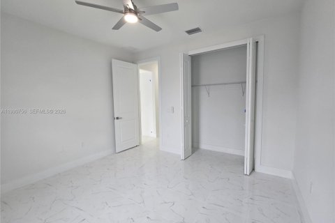 Casa en alquiler en Lehigh Acres, Florida, 3 dormitorios, 145.11 m2 № 2057866 - foto 21