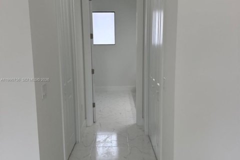 Casa en alquiler en Lehigh Acres, Florida, 3 dormitorios, 145.11 m2 № 2057866 - foto 14