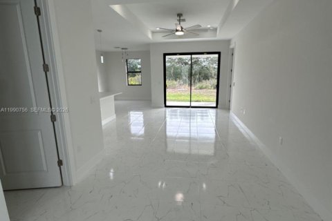 Casa en alquiler en Lehigh Acres, Florida, 3 dormitorios, 145.11 m2 № 2057866 - foto 4