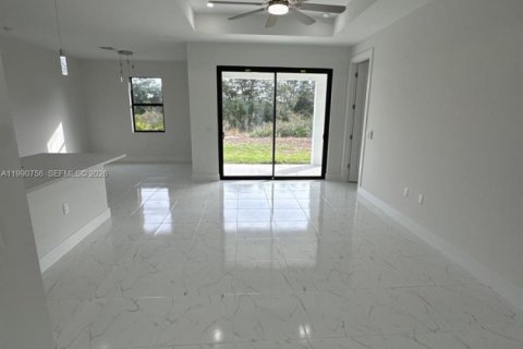 Casa en alquiler en Lehigh Acres, Florida, 3 dormitorios, 145.11 m2 № 2057866 - foto 5