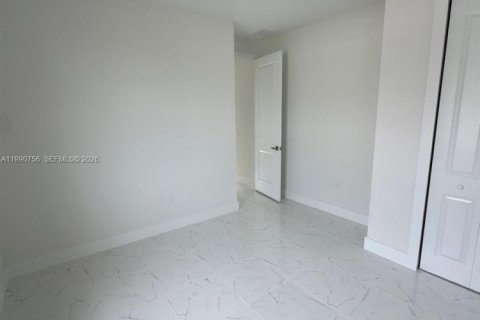 Casa en alquiler en Lehigh Acres, Florida, 3 dormitorios, 145.11 m2 № 2057866 - foto 22